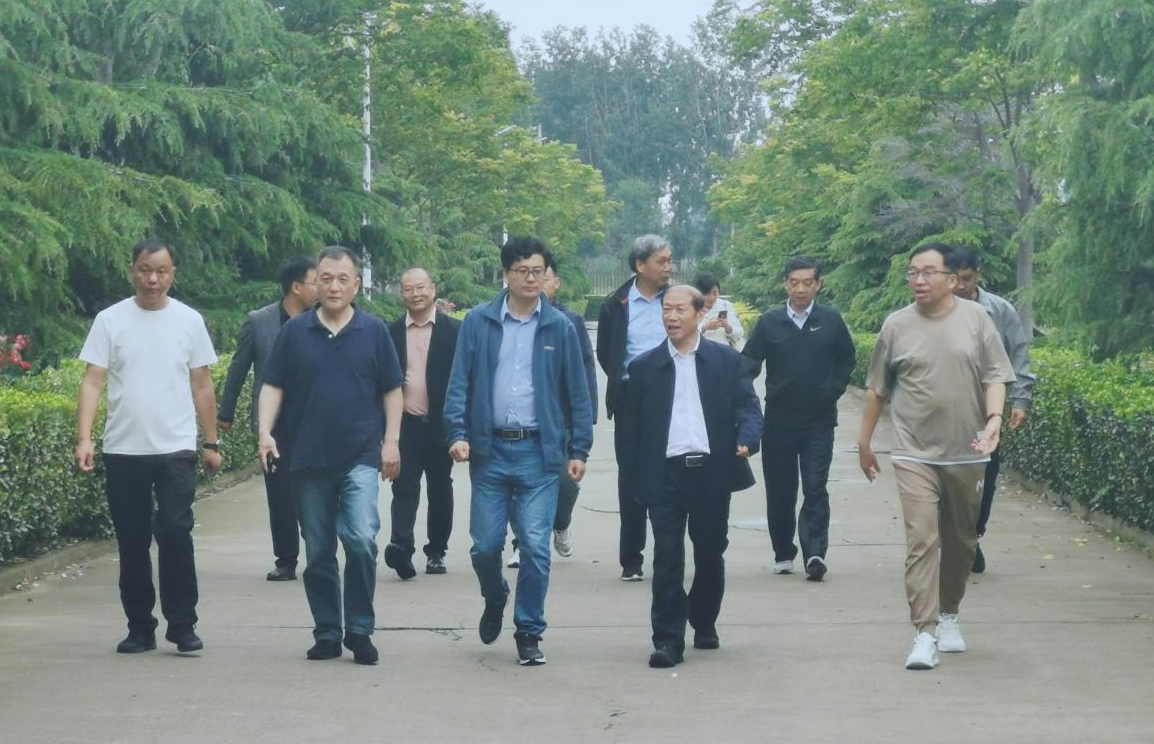 花花牛丨河南農業大學黨委副書記、校長介曉磊一行蒞臨花花牛河南瑞亞參觀調研 花花牛丨河南農業大學黨委副書記、校長介曉磊一行蒞臨花花牛河南瑞亞參觀調研