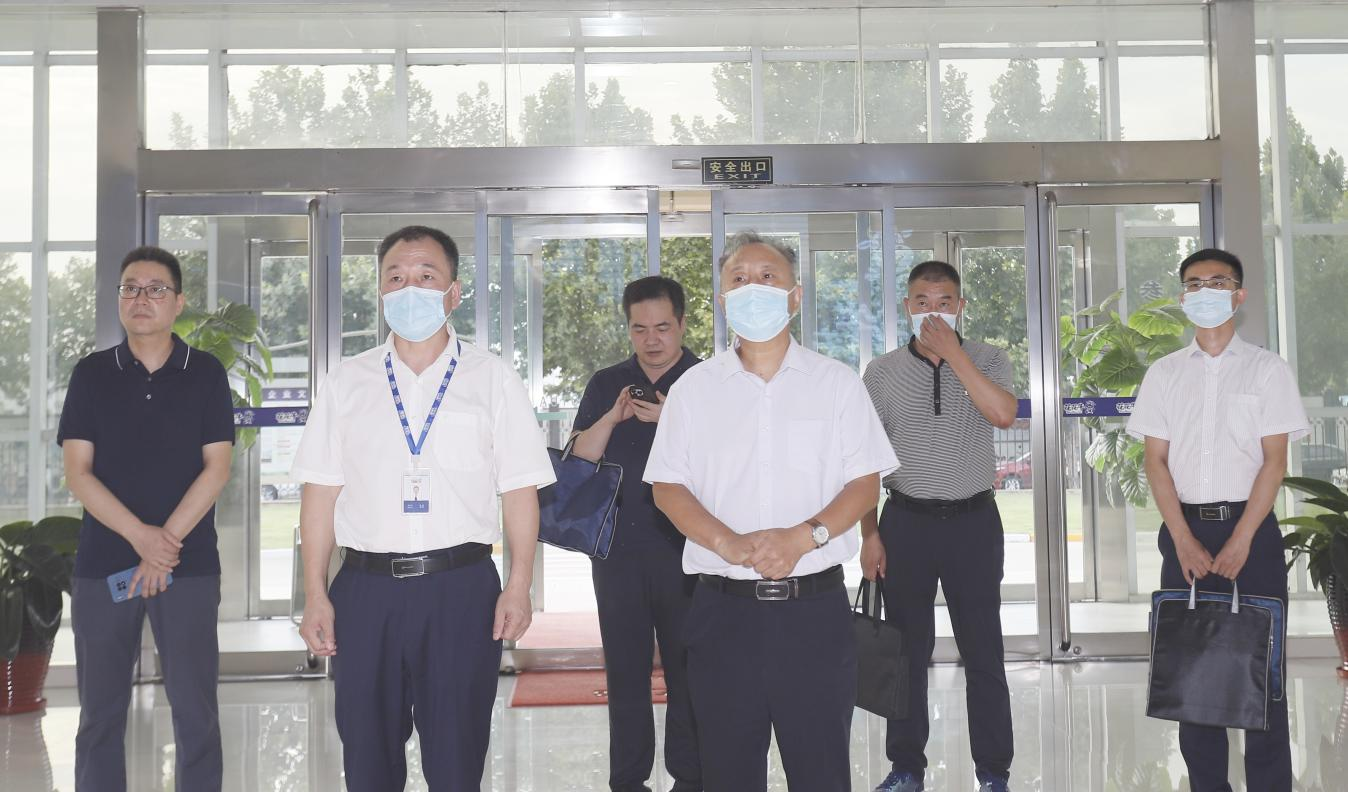 河南省“萬人助萬企”活動第一工作組 蒞臨花花牛乳業集團調研