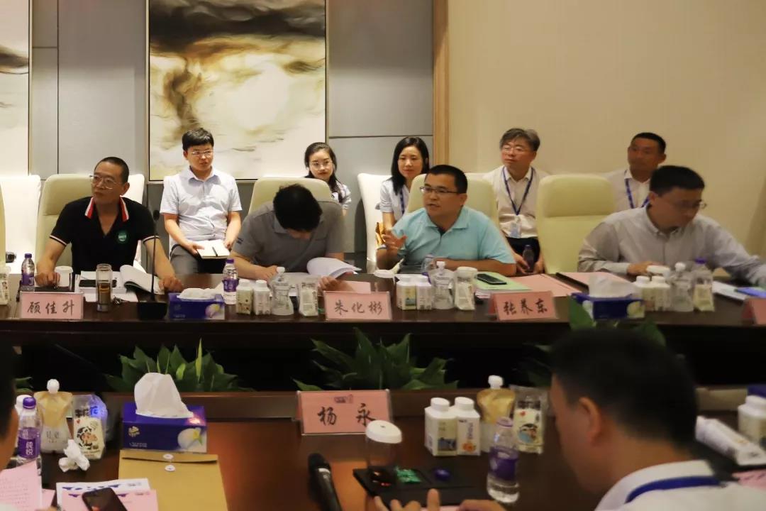 河南首家!花花牛乳業(yè)集團通過優(yōu)質乳工程驗收 河南首家!花花牛乳業(yè)集團通過優(yōu)質乳工程驗收