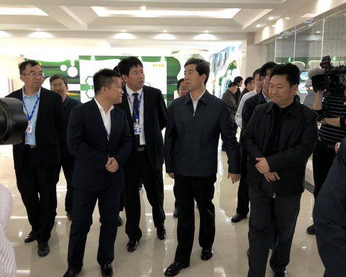 河南省委副書記、省長陳潤兒一行蒞臨 花花牛集團魯山瑞亞牧業有限公司視察調研