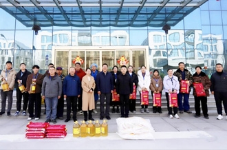 新春佳節暖人心 堅守一線顯擔當 ——河南農業投資集團黨委委員、副總經理兼花花牛乳業集團黨委書記、董事長張峰慰問花花牛乳業在崗員工